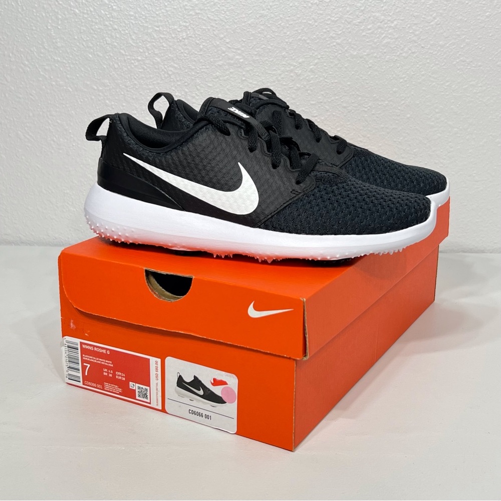 Nike Roshe Golf Shoes Women’s 7 Black White Sneaker Lace Up Athletic